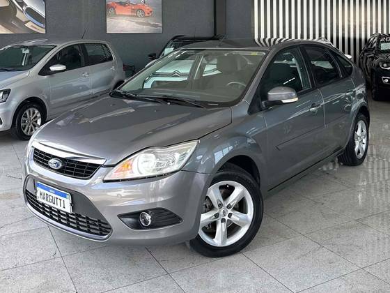 FORD FOCUS 1.6 GL 16V FLEX 4P MANUAL FORD FOCUS 1.6 GL 16V FLEX 4P MANUAL